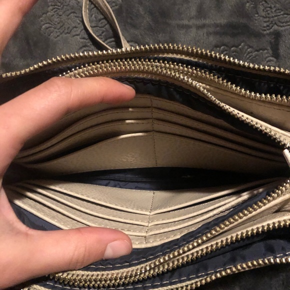 Matt & Nat crossbody purse - Picture 3 of 5